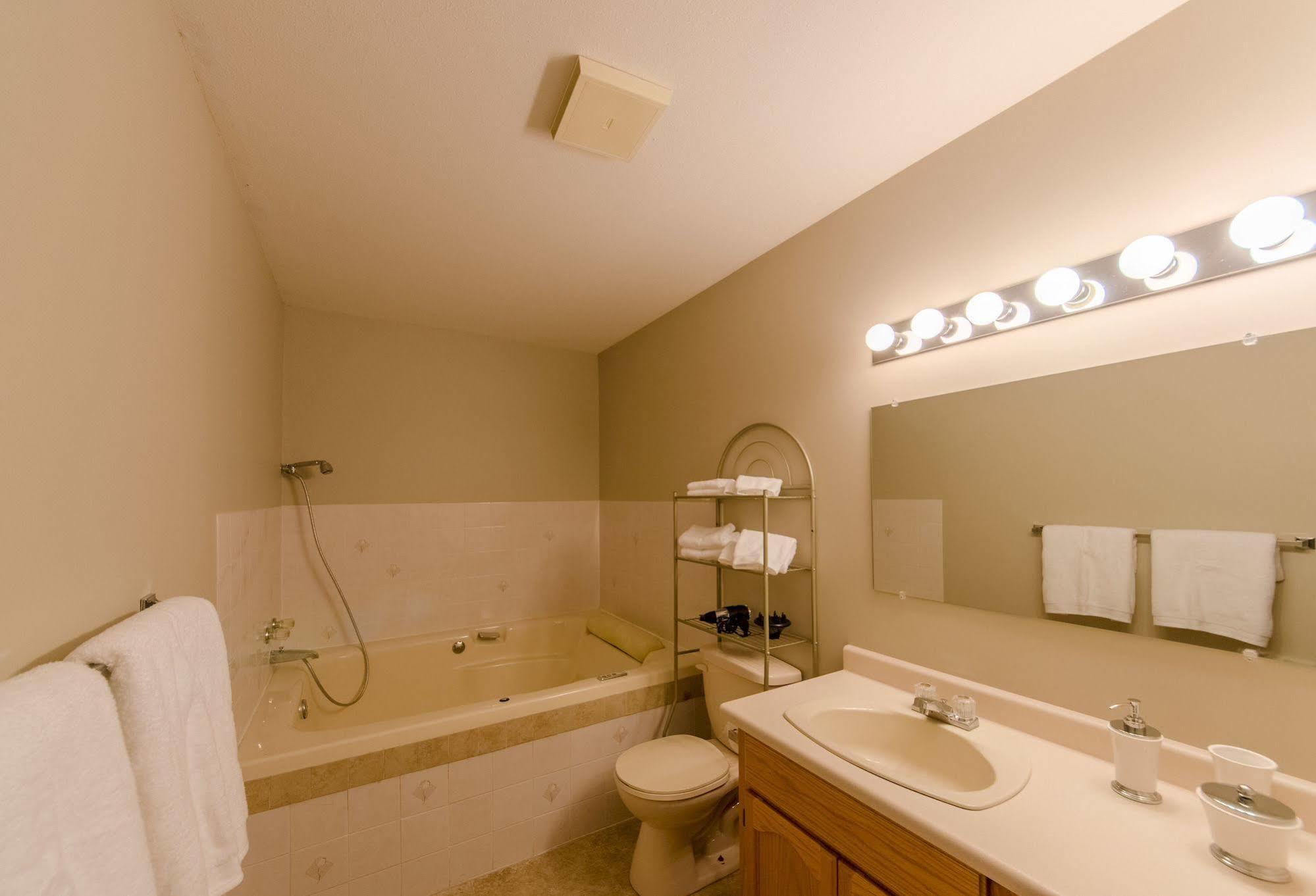 Ok Whistle Stop Bed & Breakfast Penticton Extérieur photo