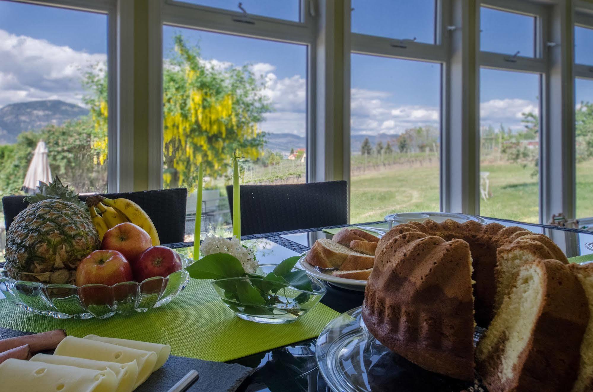 Ok Whistle Stop Bed & Breakfast Penticton Extérieur photo
